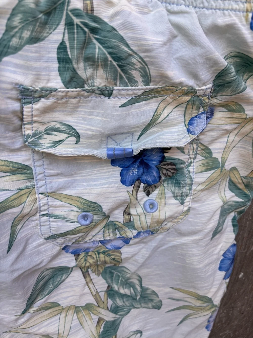 Tommy Bahama Floral Beach Swim Trunks Netted Liner Pockets Men’s Size XXL